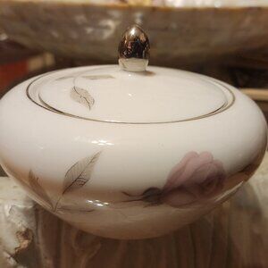 Mikasa Fine China JYOTO Primrose B194 Covered Sugar Bowl – Pink Rose, Platinum